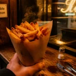 Friteries bruxelles : frites belges fumantes et croustillantes