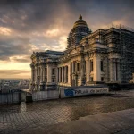 Visiter le palais de justice Bruxelles, vue depuis l’esplanade place Poelaert