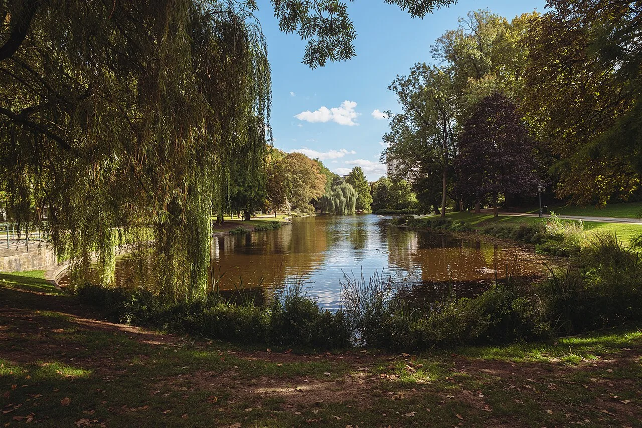 Parc Léopold : paysage du jardin